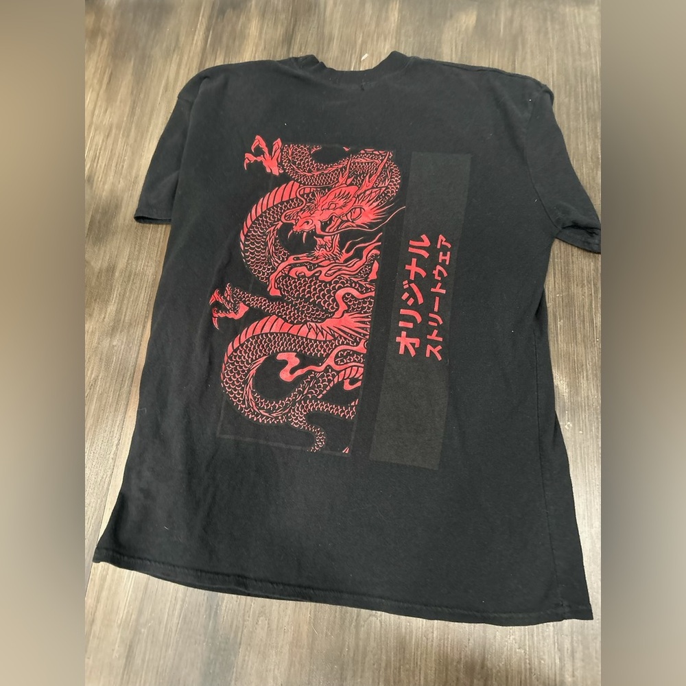 men’s graphic tee L